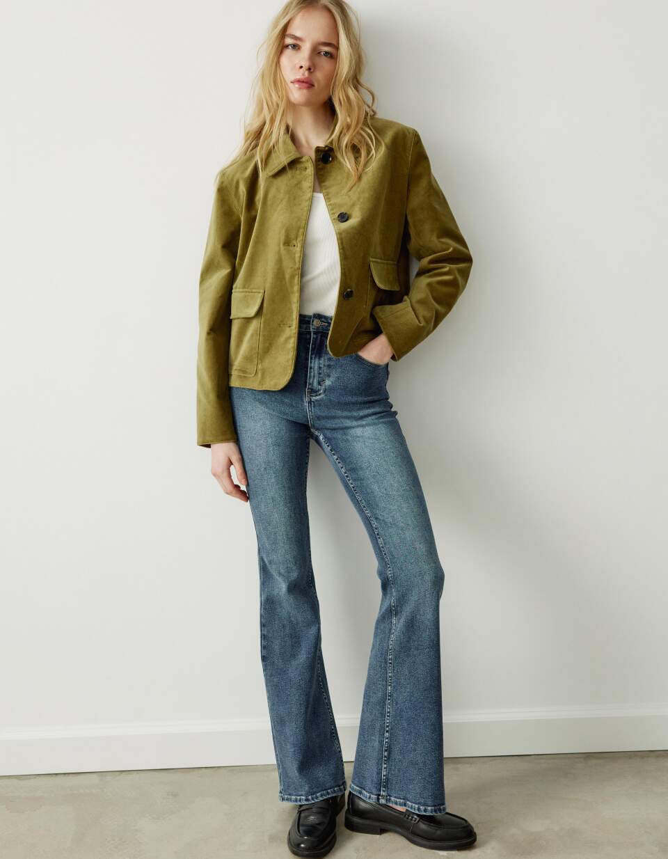 Джинсы клеш с высокой посадкой