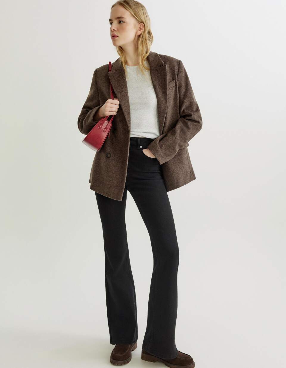 Джинсы клеш с высокой посадкой