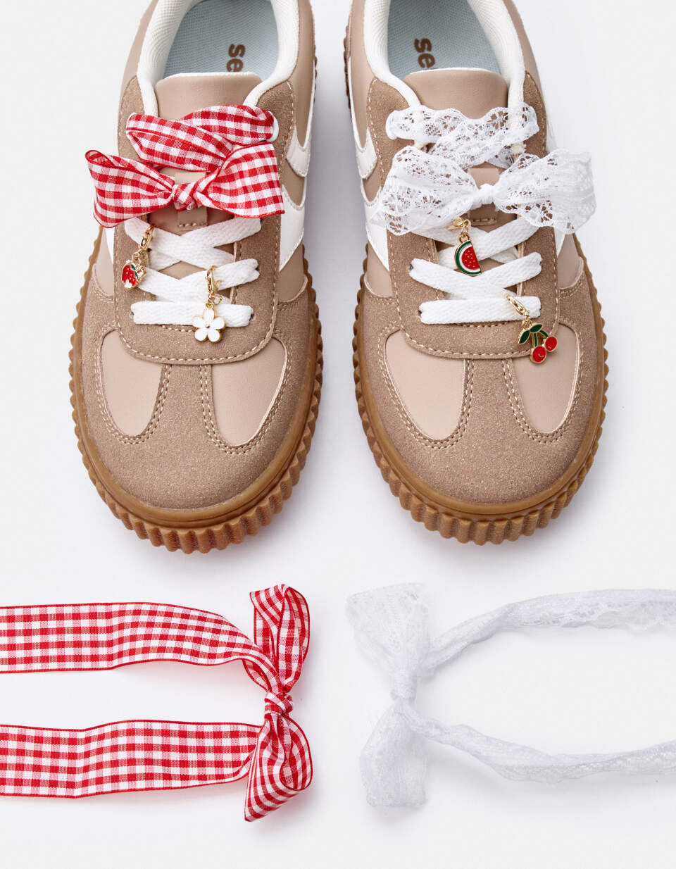 Набор шнурков с подвесками для девочек из коллекции ART PEOPLE с Авророй Ефимовой