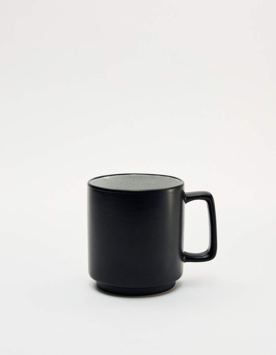 Кружка из каменной керамики