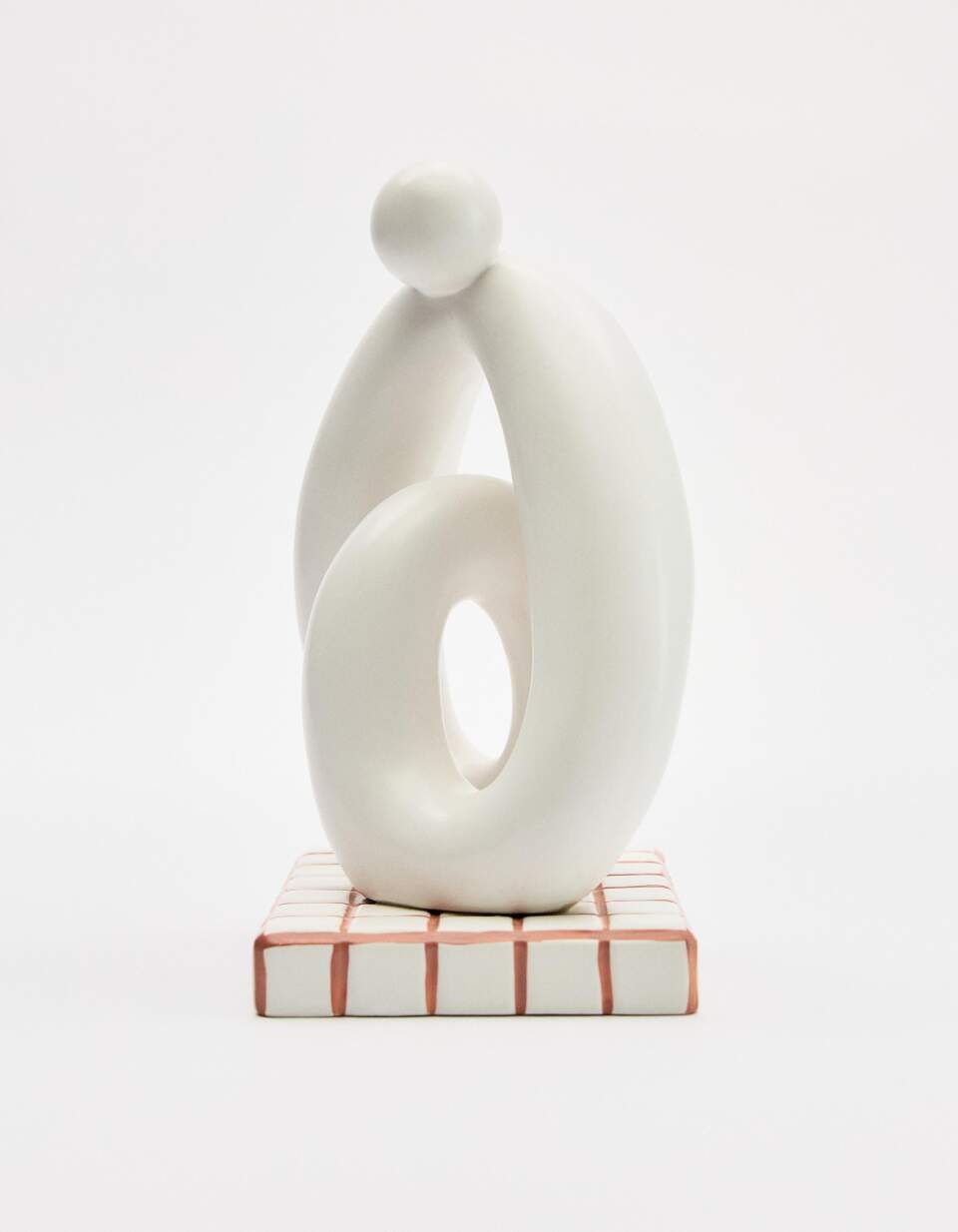 Керамическая статуэтка