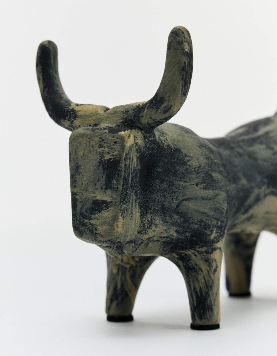 Керамическая статуэтка