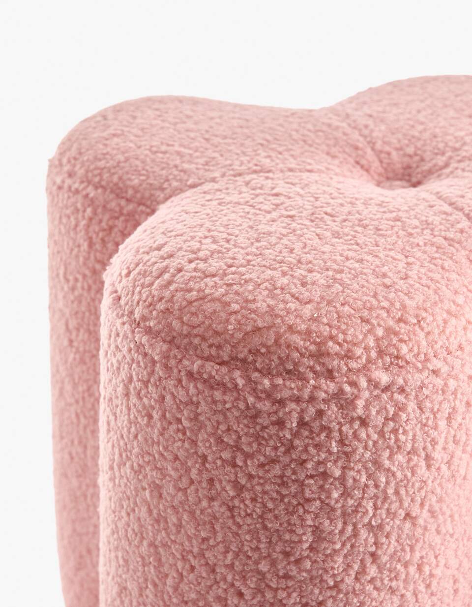 Пуф с буклированной обивкой