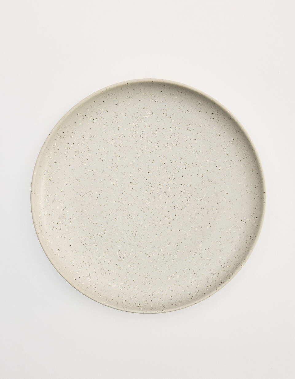 Обеденная тарелка из керамики
