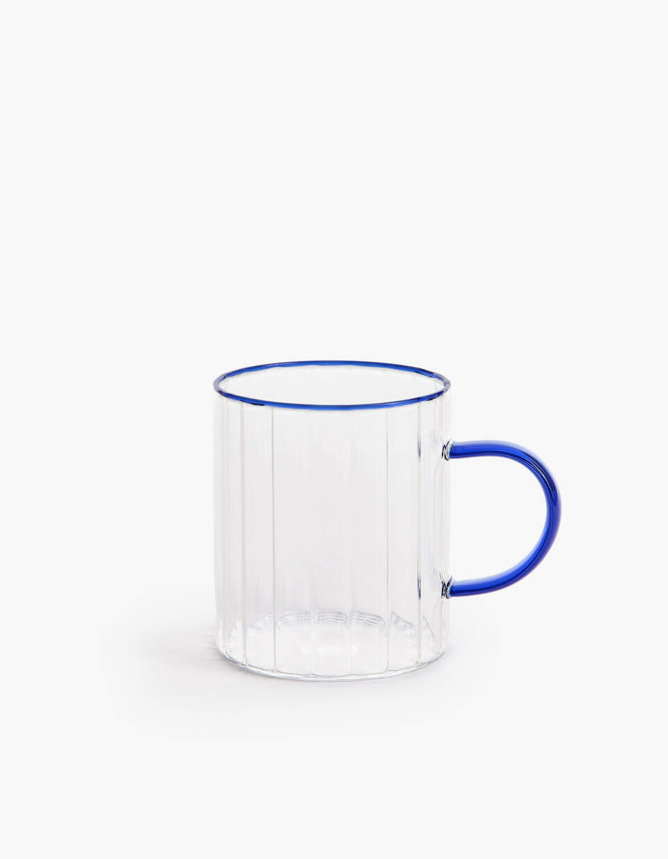 Кружка из стекла с рельефным узором