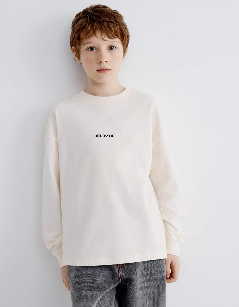 Лонгслив оверсайз с новогодним принтом для мальчиков