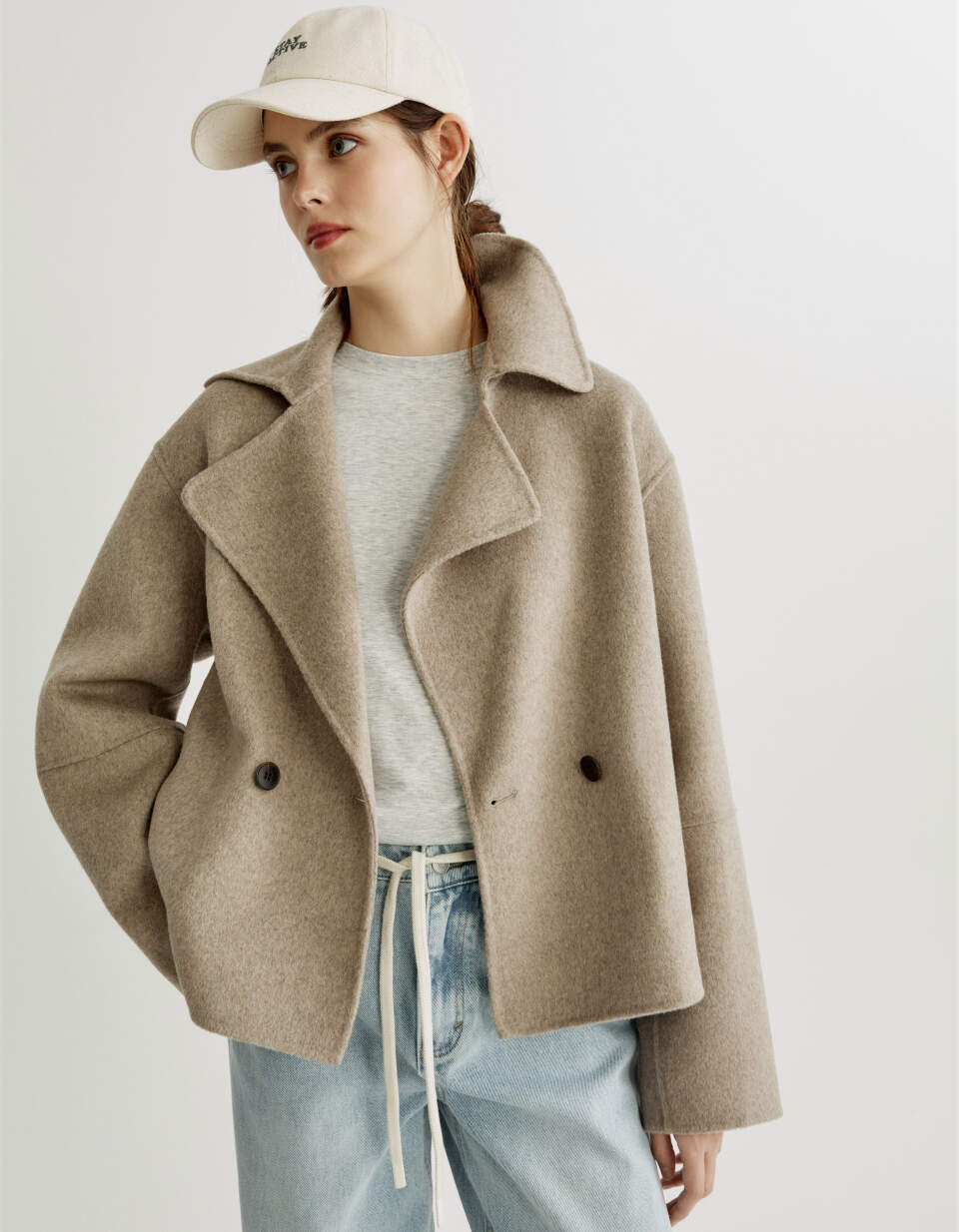 Укороченное двубортное полупальто из смесовой шерсти