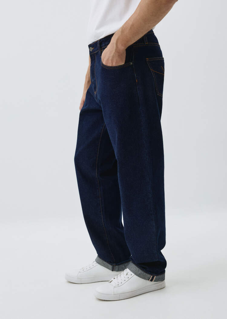 Джинсы STRAIGHT FIT со средней посадкой 