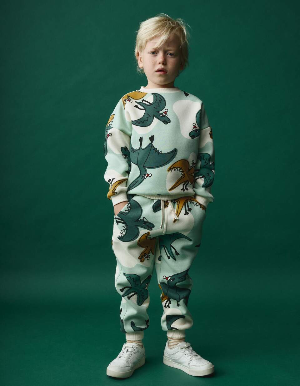 Джоггеры с новогодним принтом для мальчиков Sela