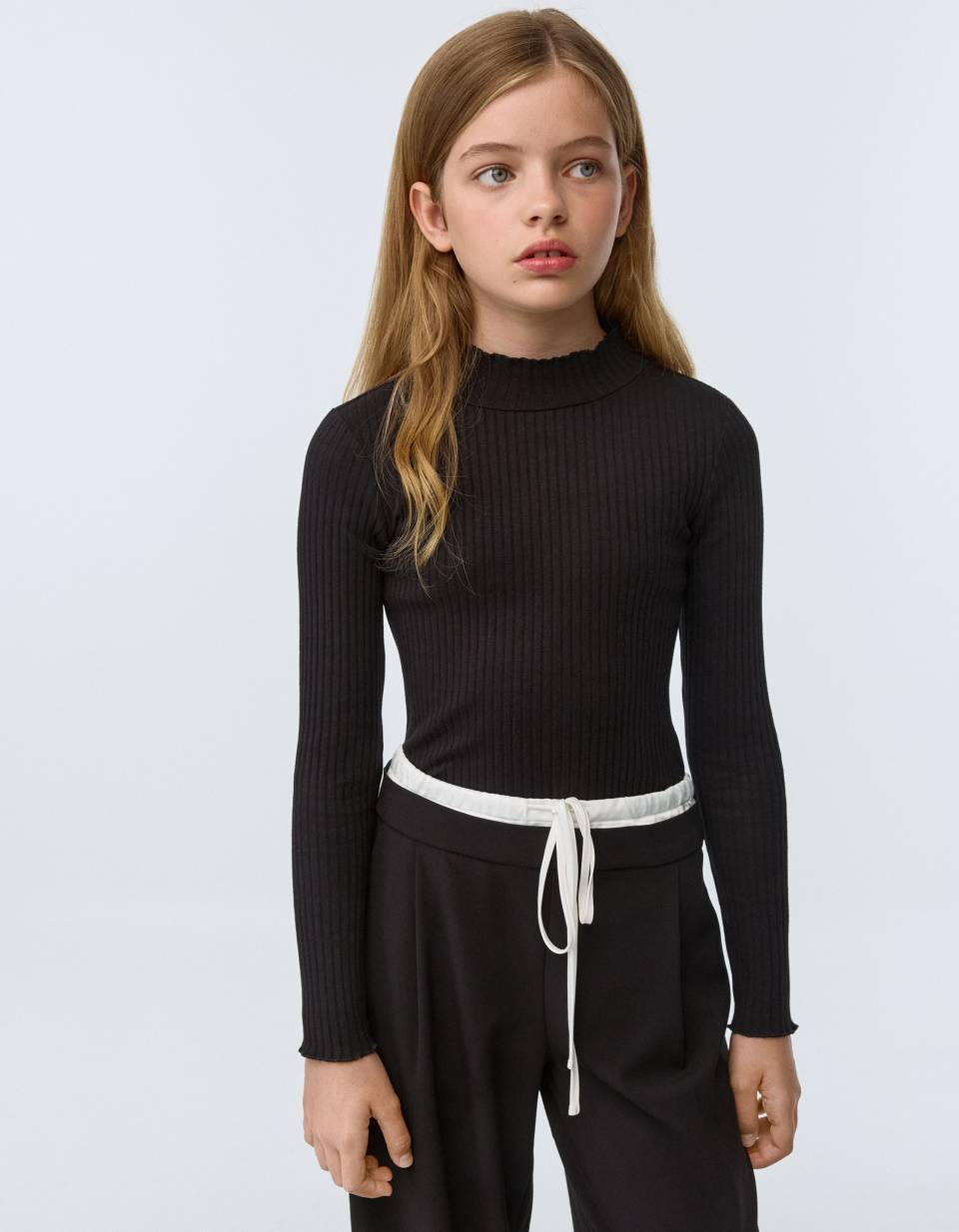 Вязаный джемпер с воротником для девочек