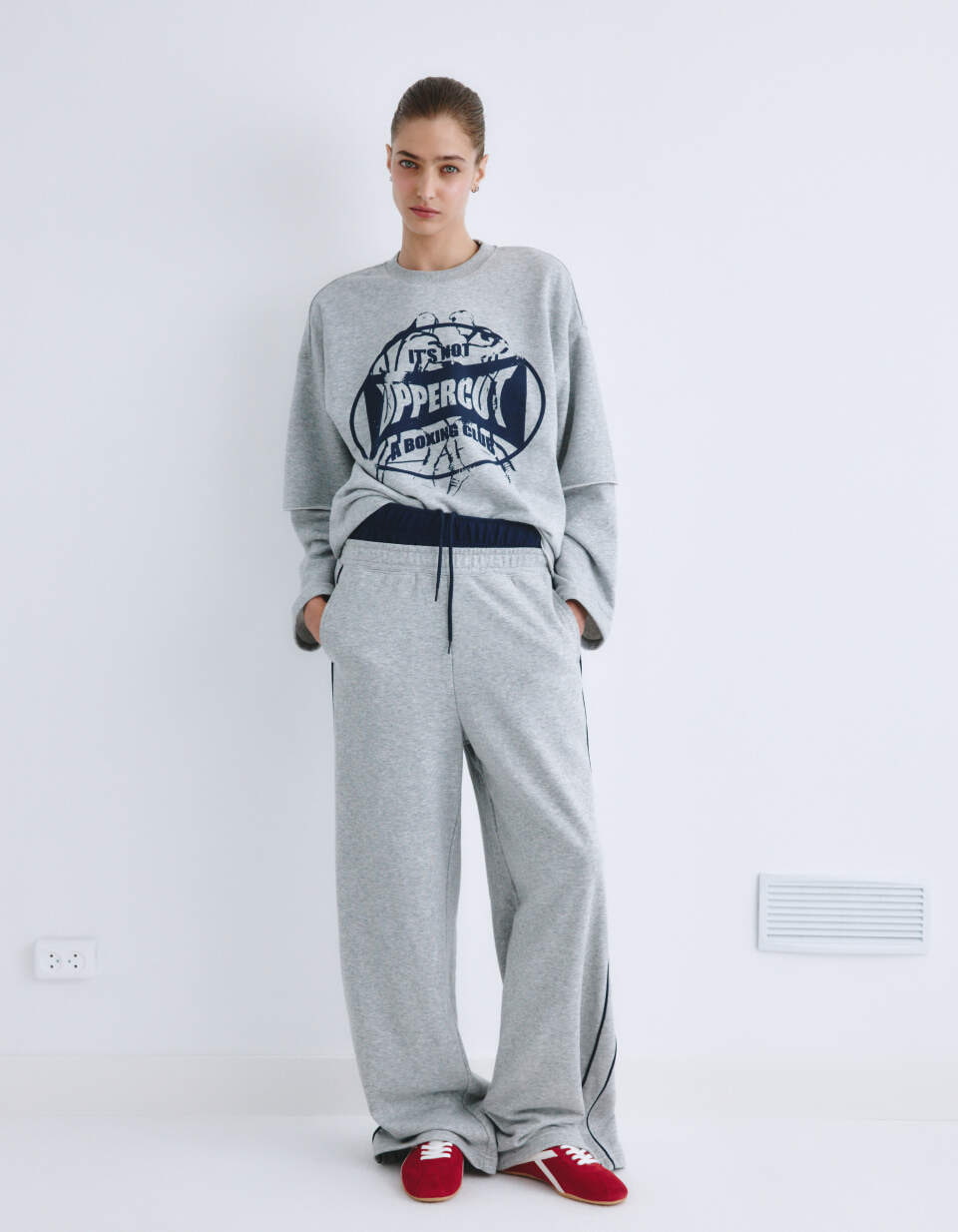 Широкие брюки с лампасами из линейки SELA Young