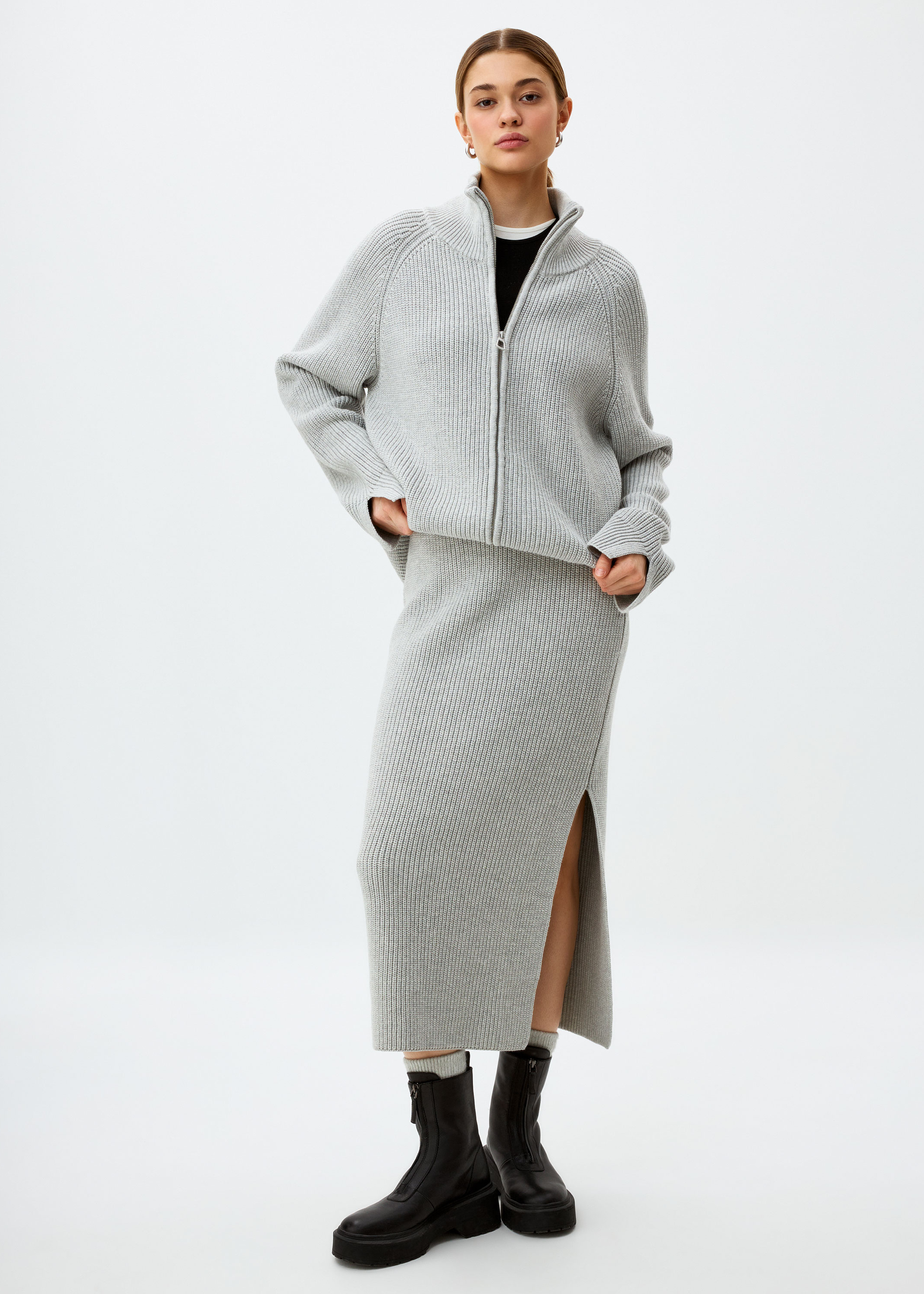 Әйелдердің жамбас аймағындағы керемет шаш қиюының порно видеосы