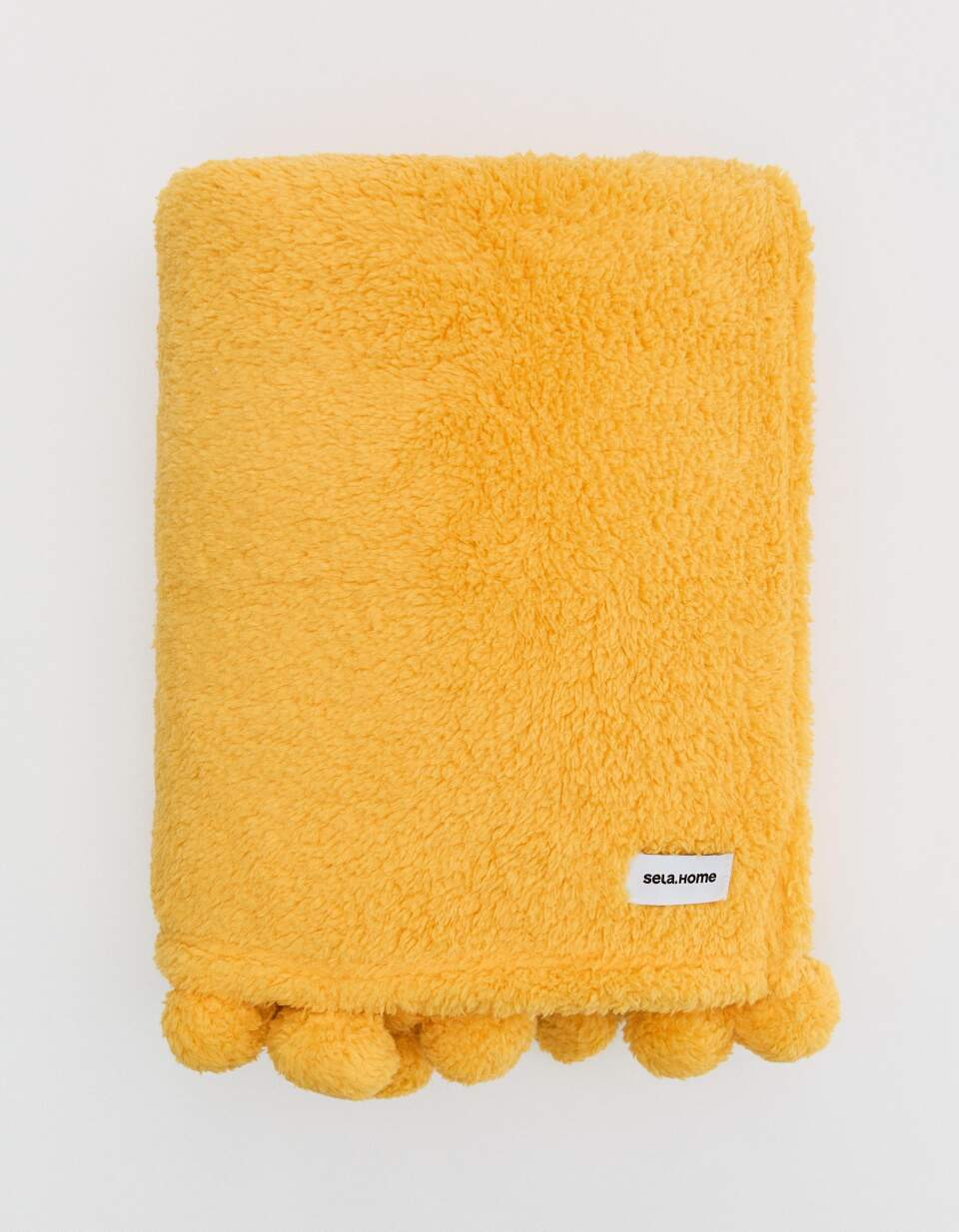 Флисовый плед с помпонами детский