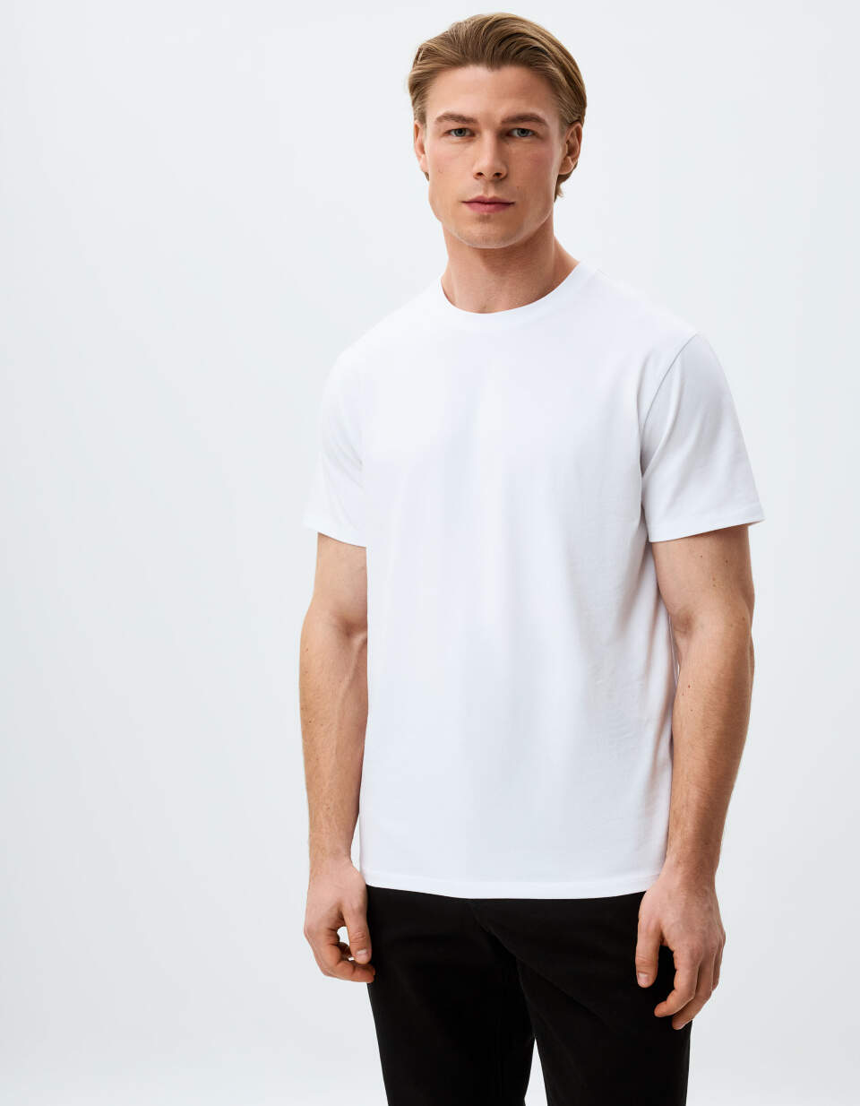 Футболка ADAM SLIM FIT базовая
