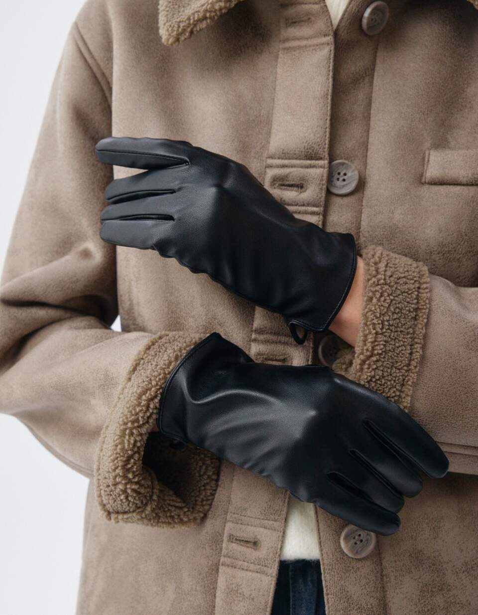 Перчатки из экокожи с шерстяной подкладкой