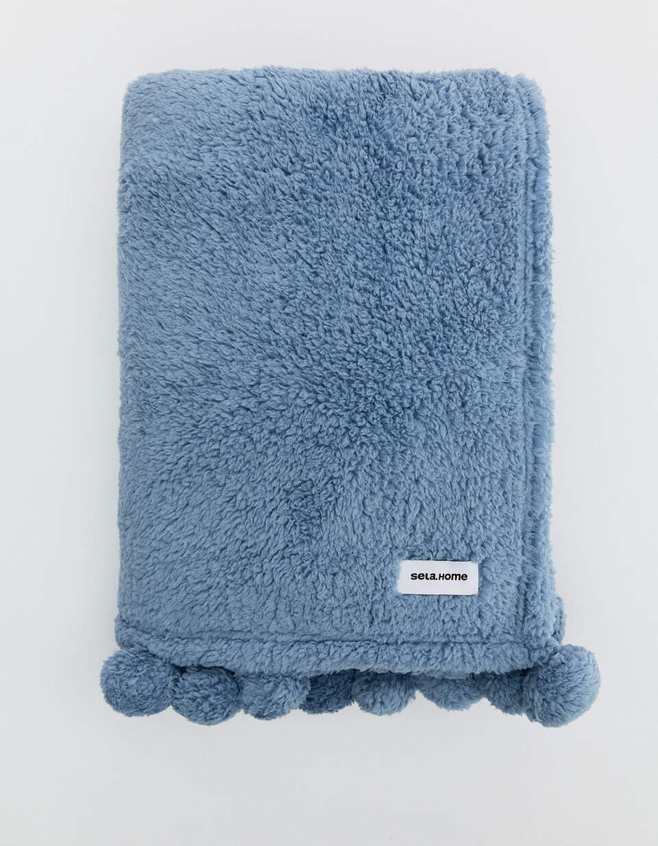 Флисовый плед с помпонами детский