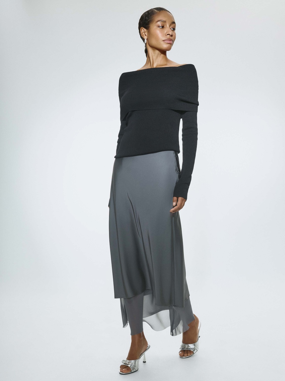 Юбка астында дымқыл киска