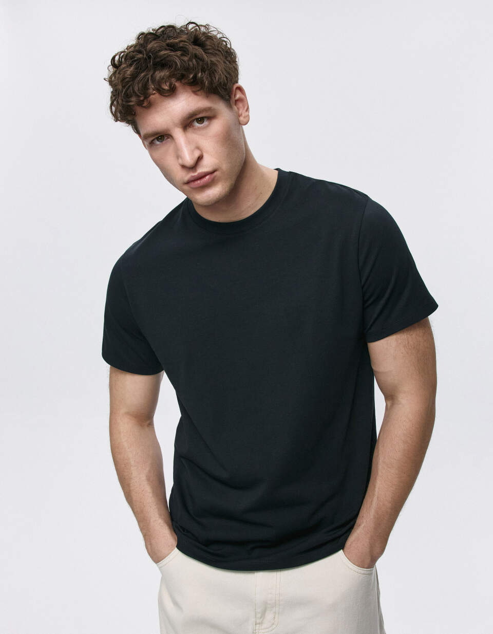 Приталенная футболка ADAM SLIM FIT