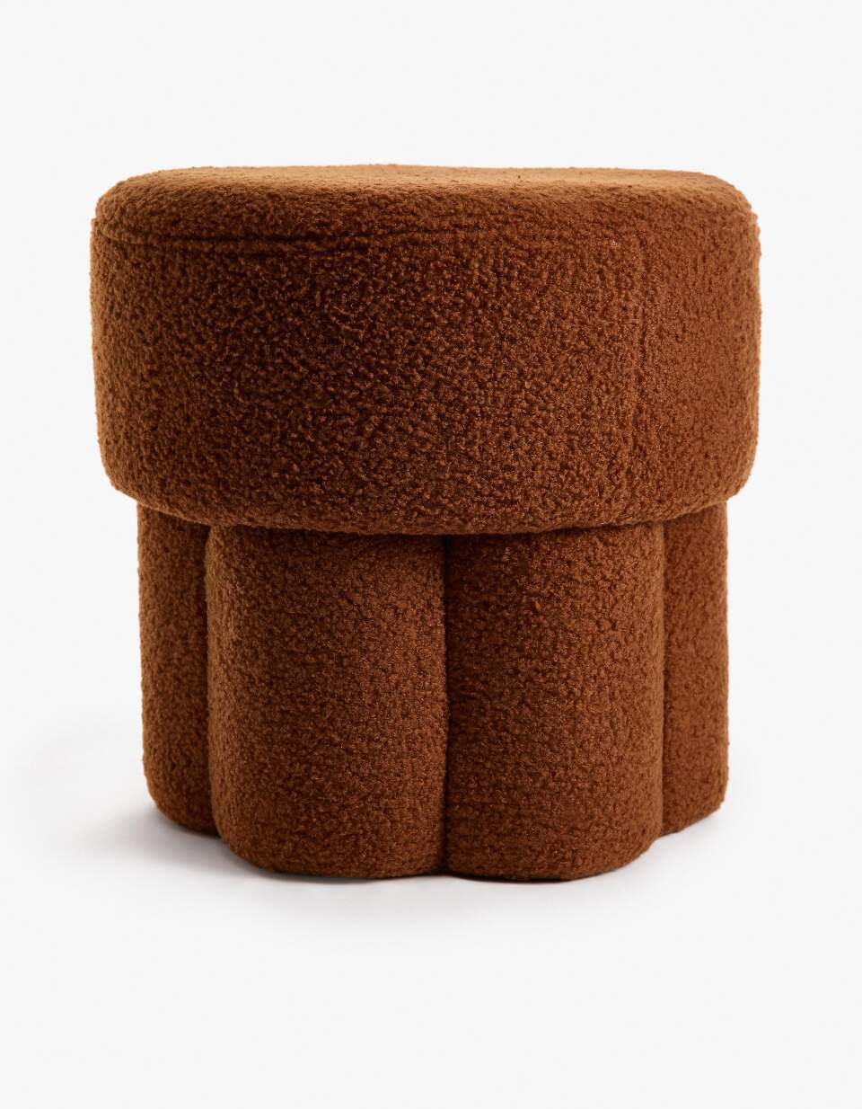 Пуф с буклированной обивкой