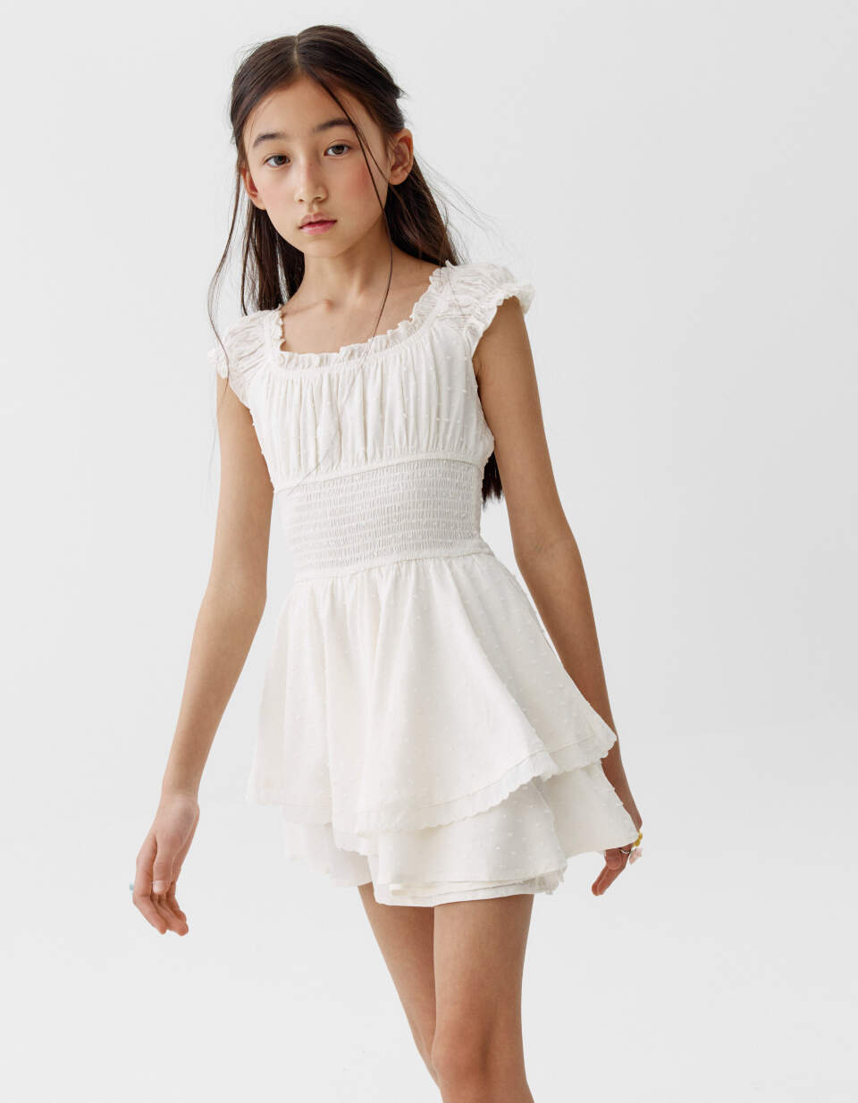 Короткий комбинезон из фактурной вискозы для девочек