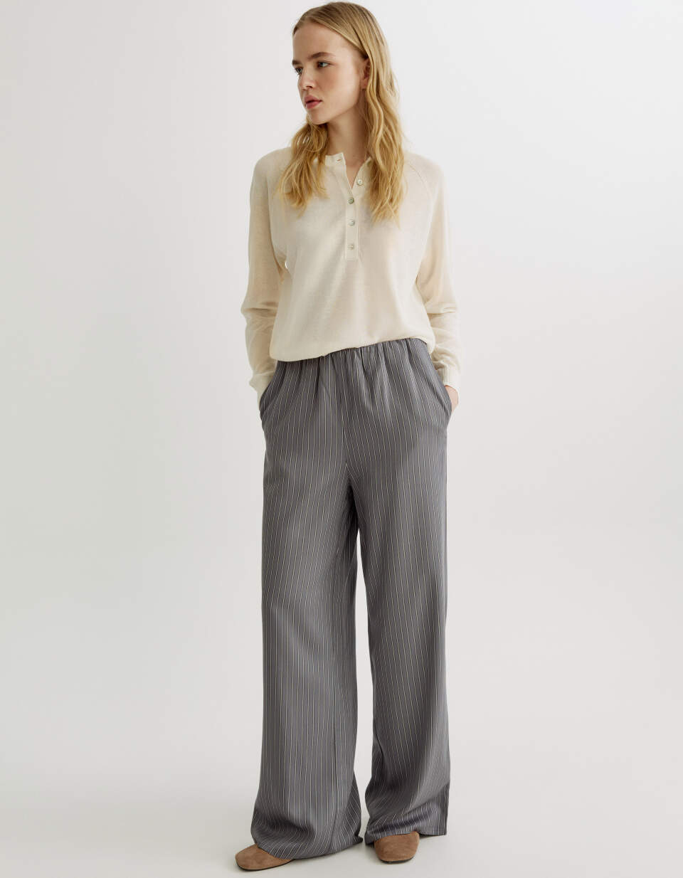 Широкие брюки с высокой посадкой из вискозы