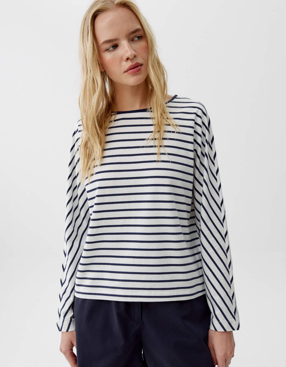 Лонгслив в полоску прямого кроя