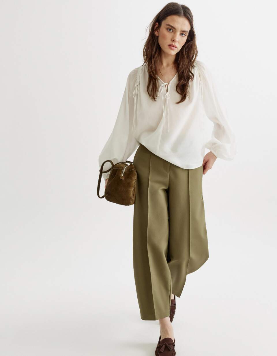 Укороченные свободные брюки со стрелками с высокой посадкой