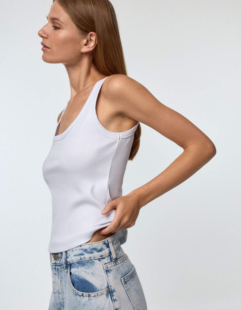 Топ в рубчик с эффектом металлик