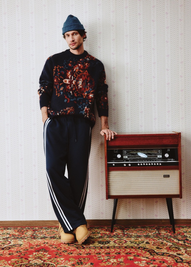 Брюки из футера с лампасами