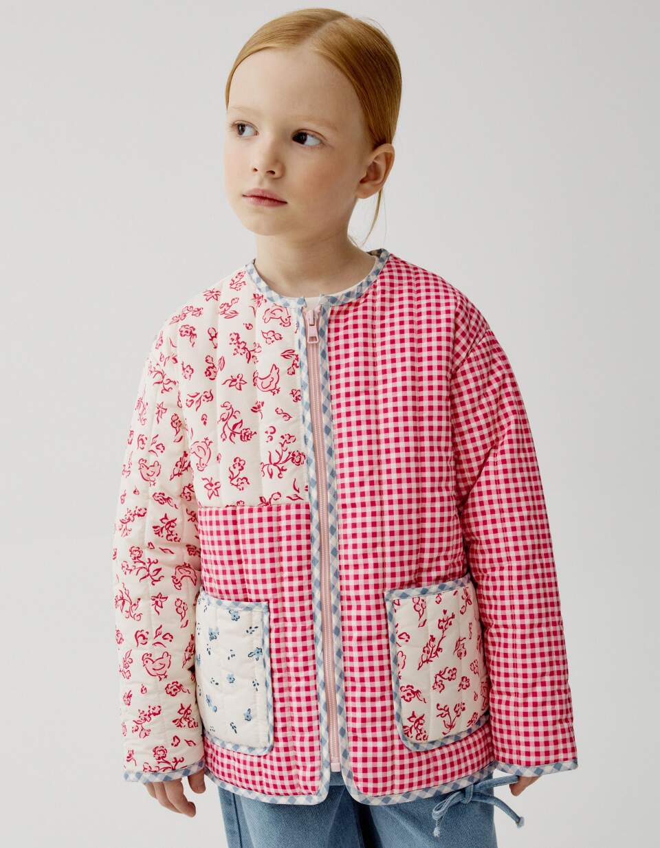 Легкая стеганая куртка в стиле пэчворк для девочек