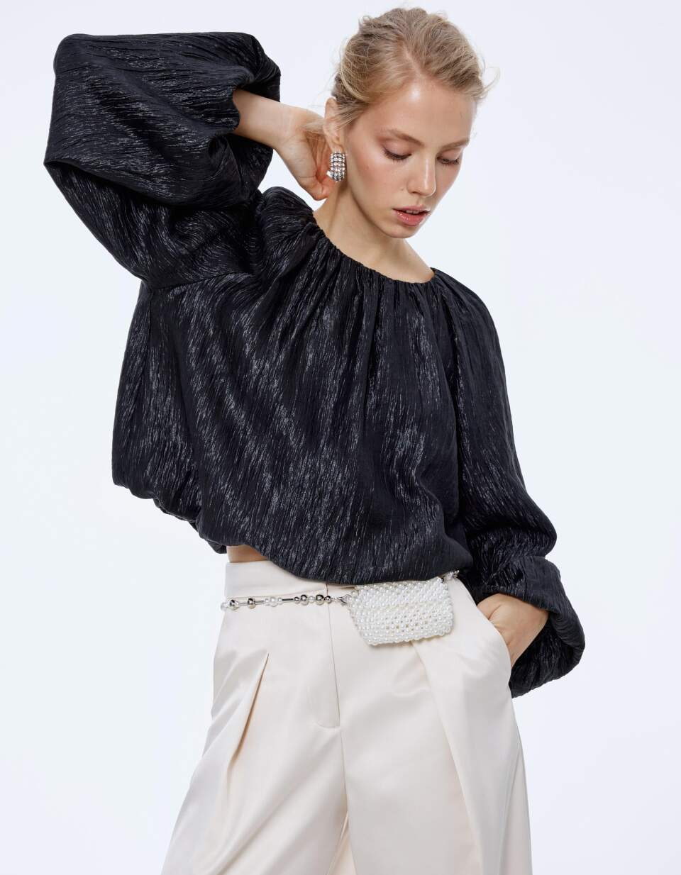 Объемная блуза баллон с блеском