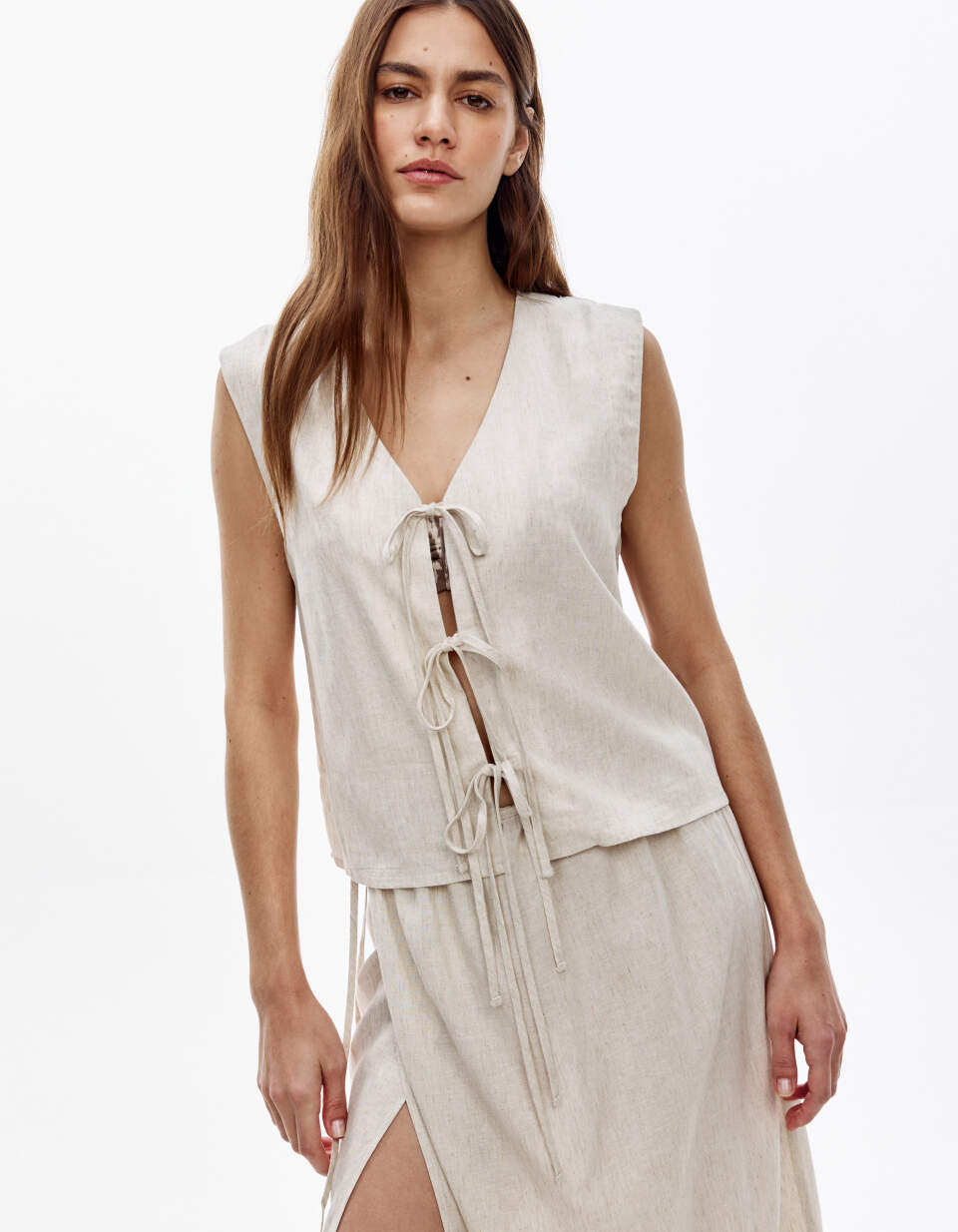 Укороченный топ на завязках из смесового льна
