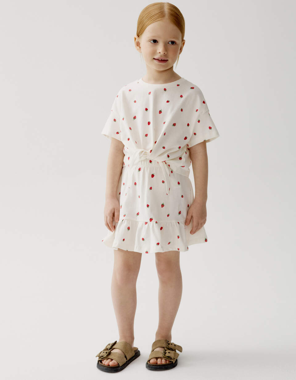 Комплект из футболки и юбки для девочек