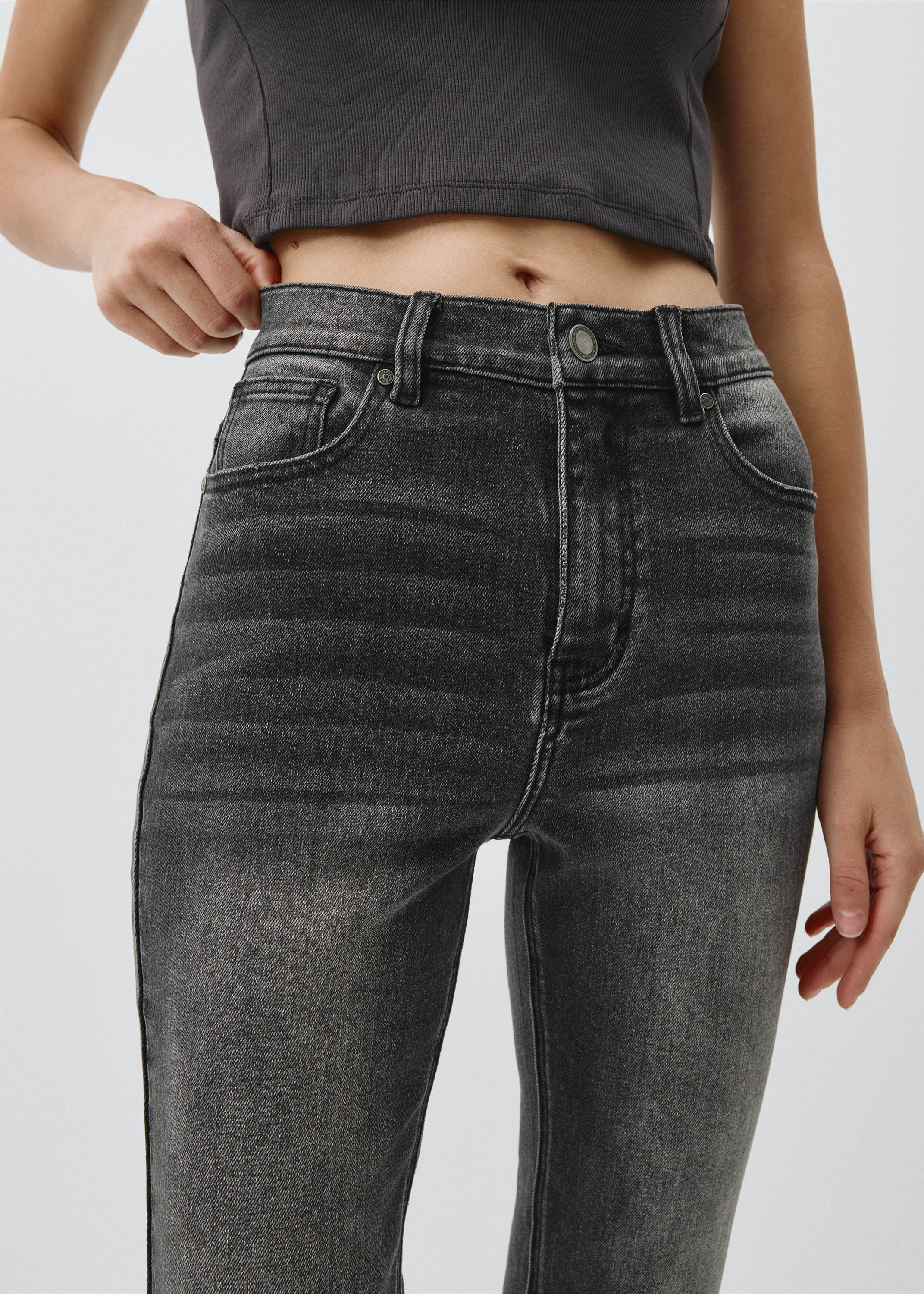 Жас қыздардың эротикалық фотосуреттері