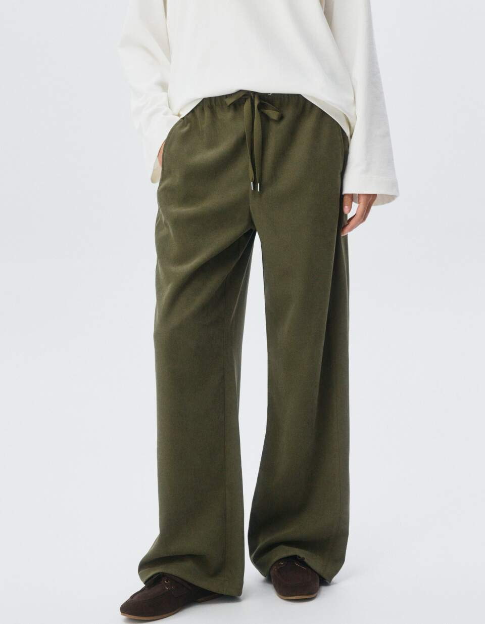 Широкие брюки на резинке