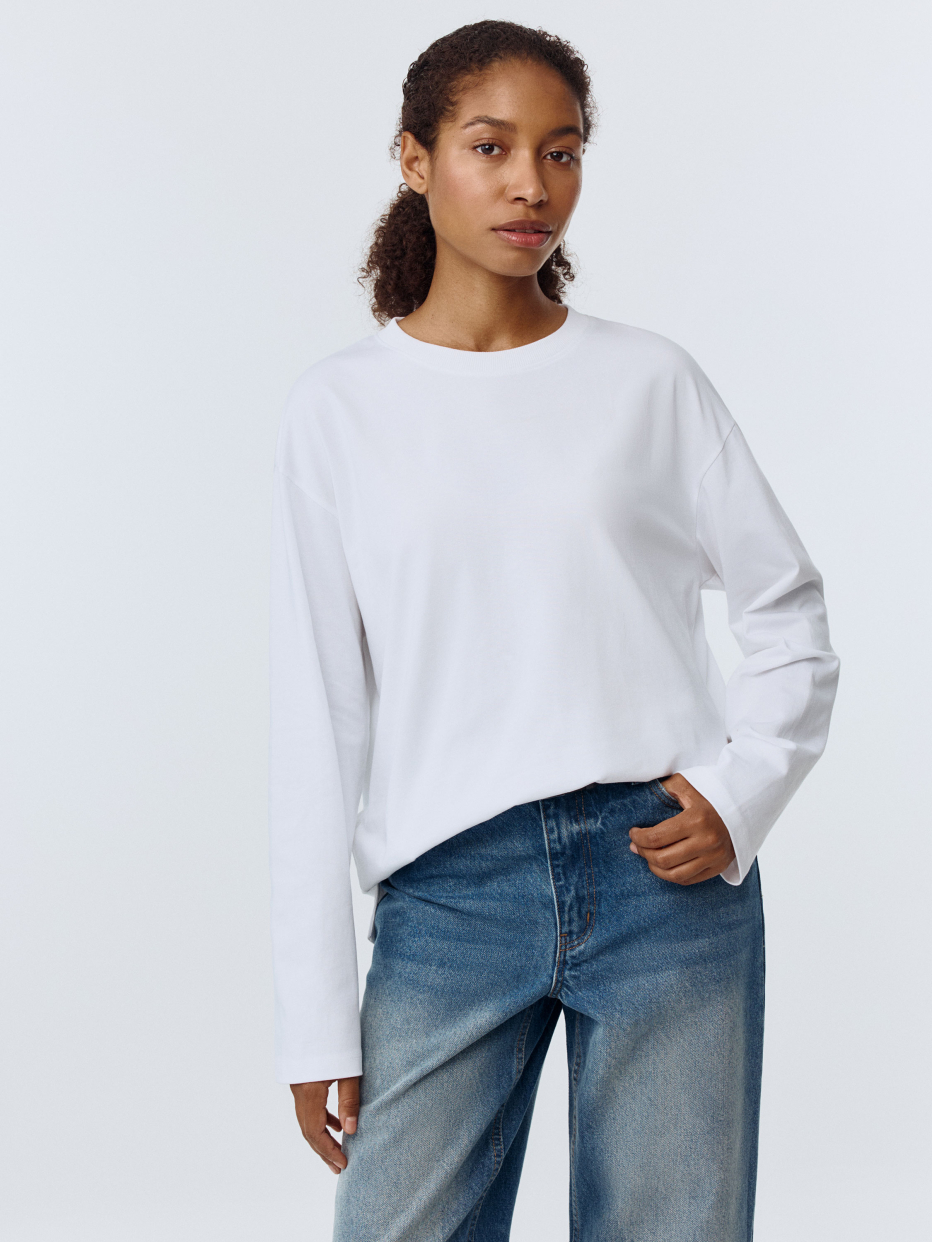 White full sleeve sweatshirt top