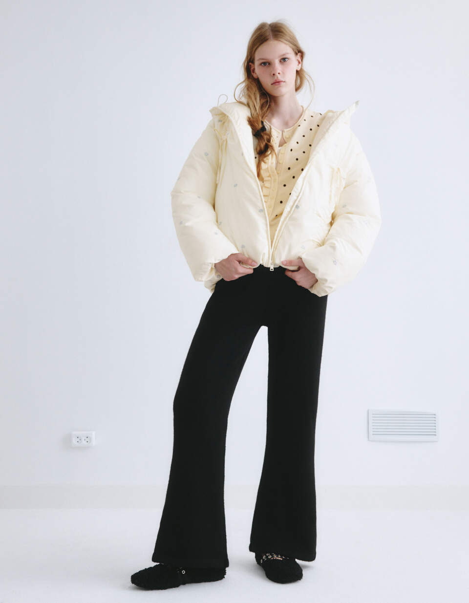 Вязаные брюки клеш из линейки SELA Young