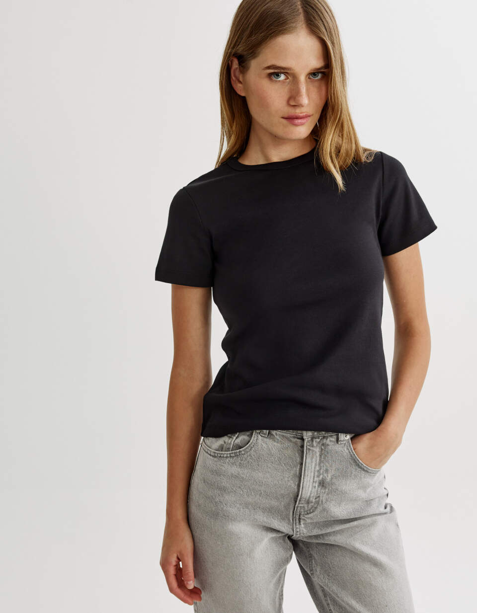 Облегающая футболка Кира