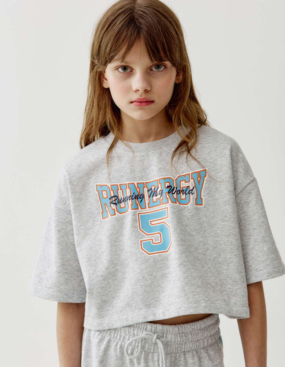 Укороченная футболка из футера для девочек