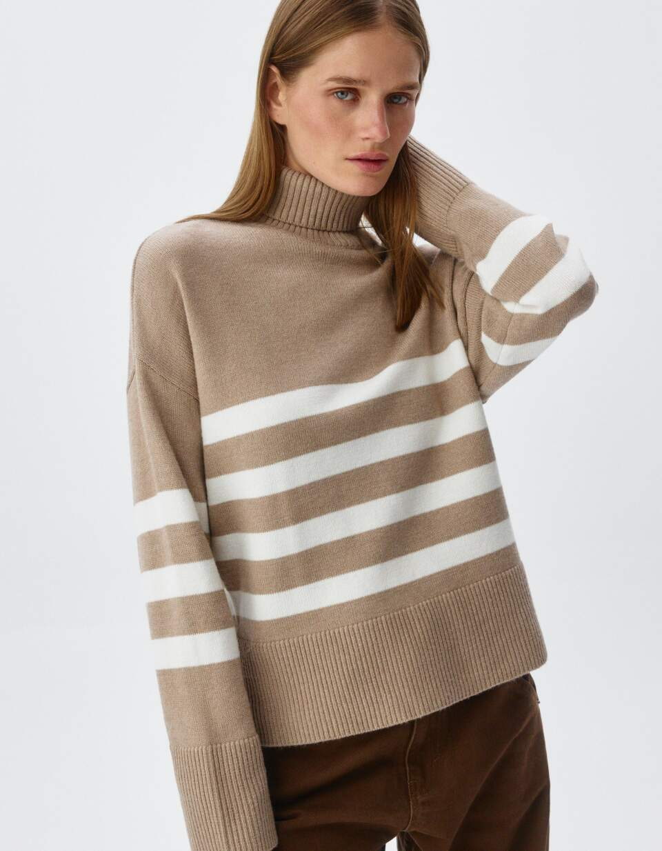 Джемпер с воротником-стойкой с содержанием шерсти