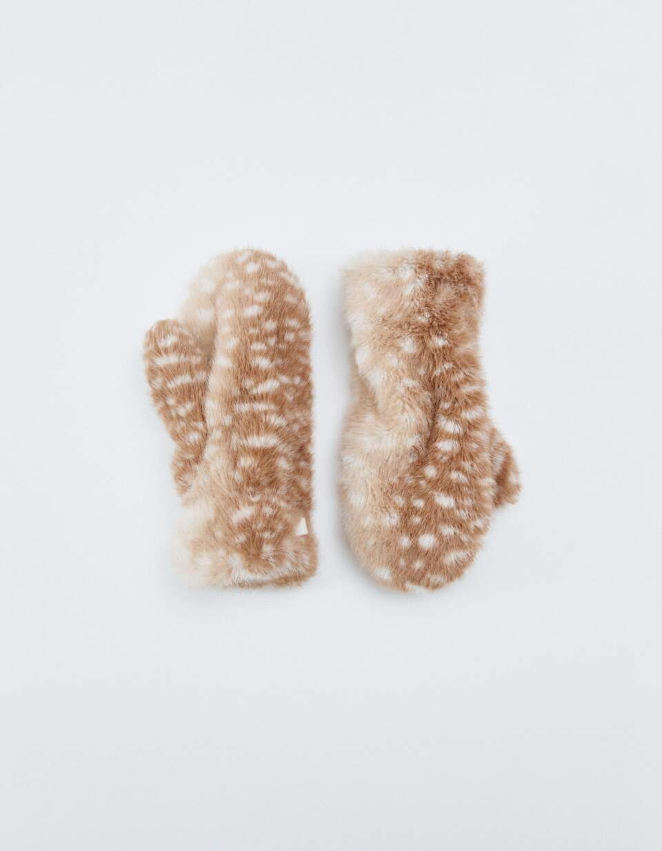 Меховые варежки из линейки SELA Young