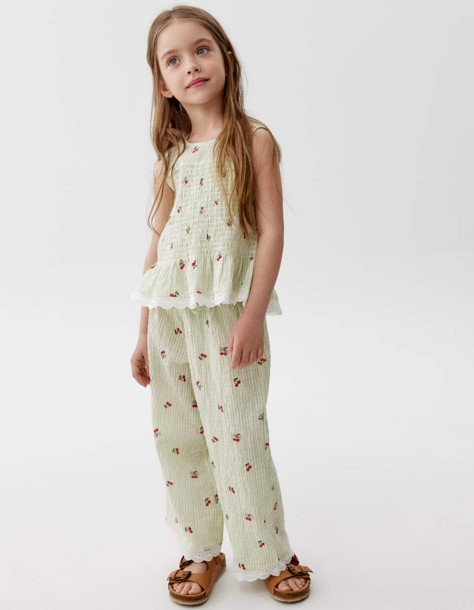 Широкие хлопковые брюки с принтом для девочек