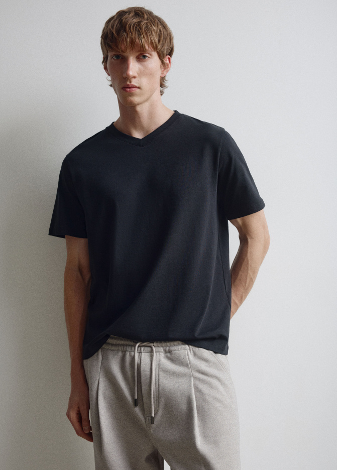 Футболка MARK REGULAR FIT базовая