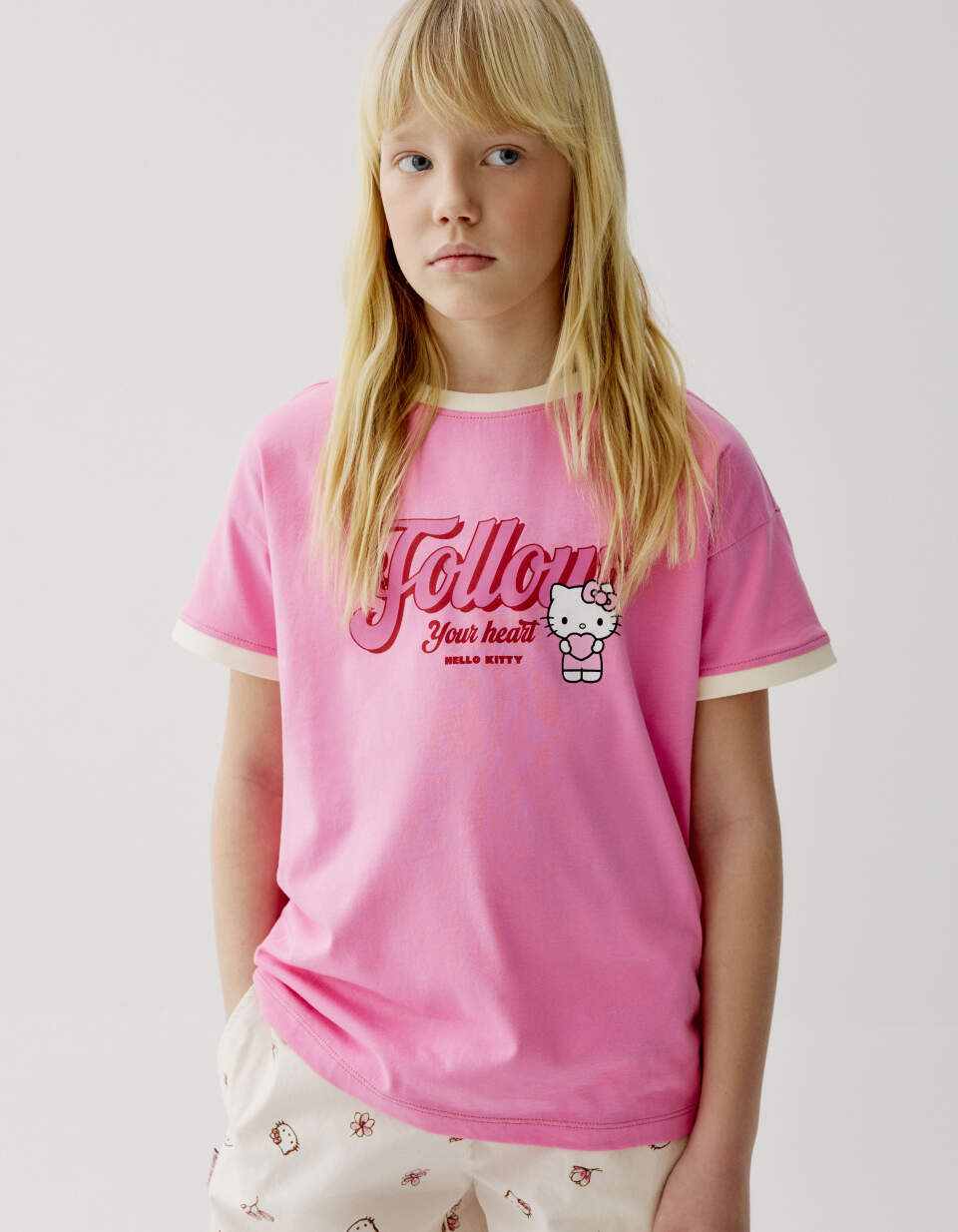 Футболка с принтом Hello Kitty для девочек