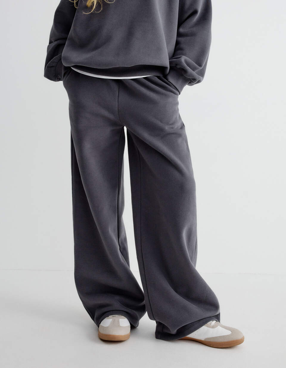 Трикотажные широкие брюки для девочек