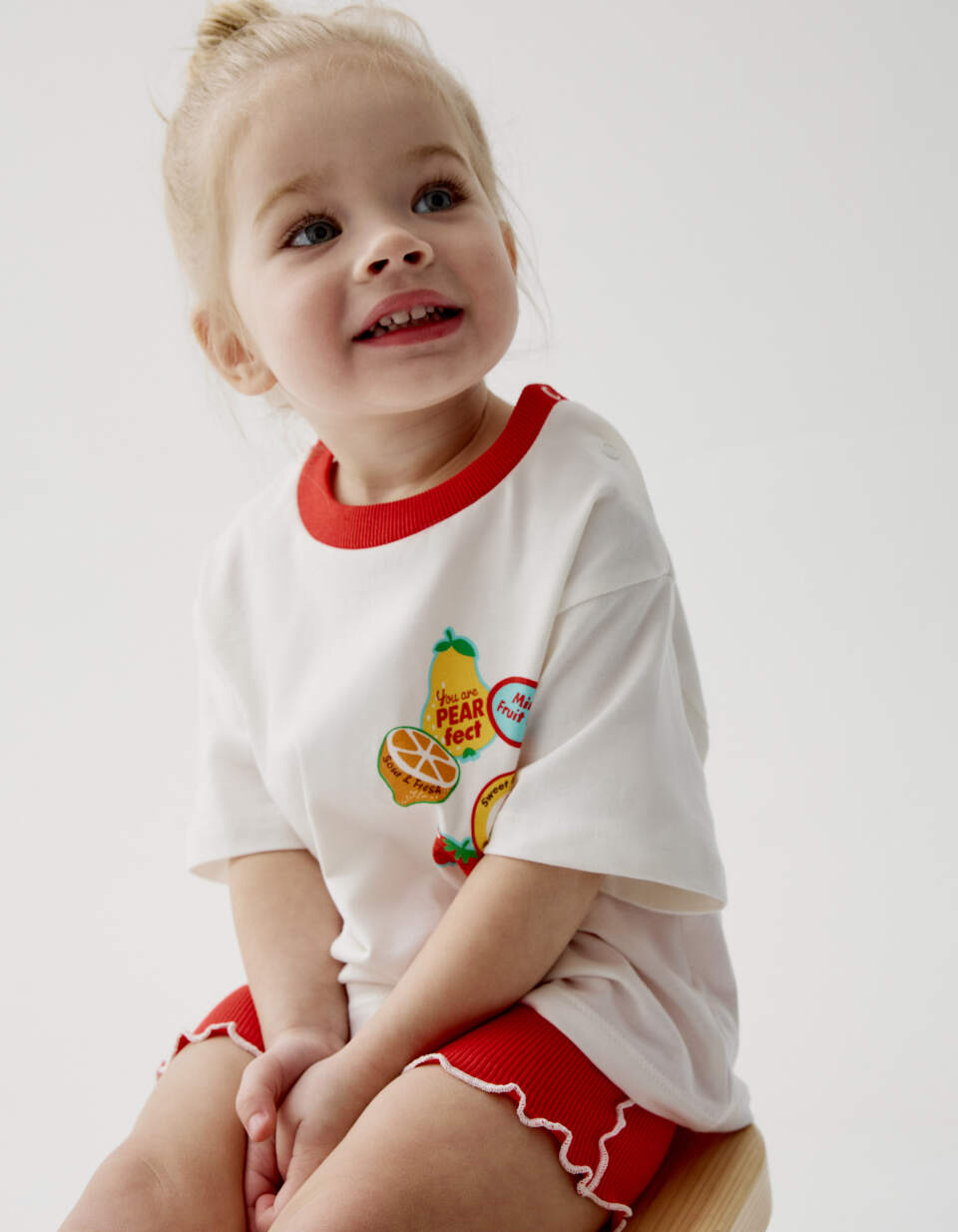 Комплект из футболки и шорт для малышей