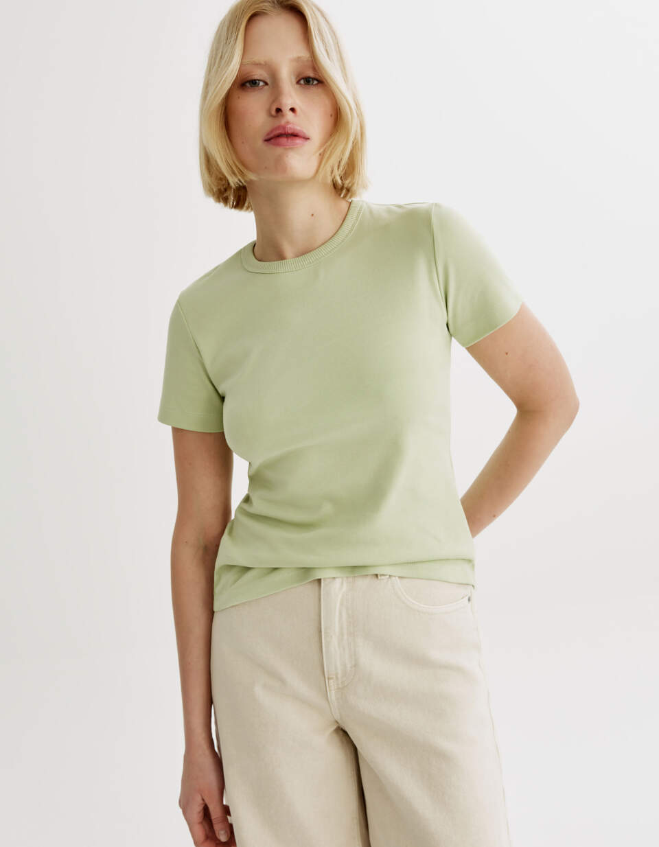 Облегающая футболка Кира