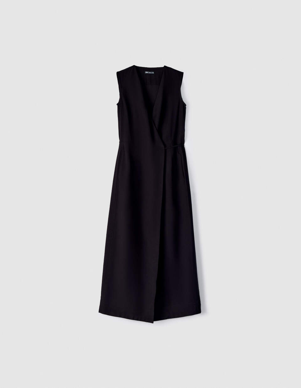 Платье-футляр с запахом из вискозы и льна