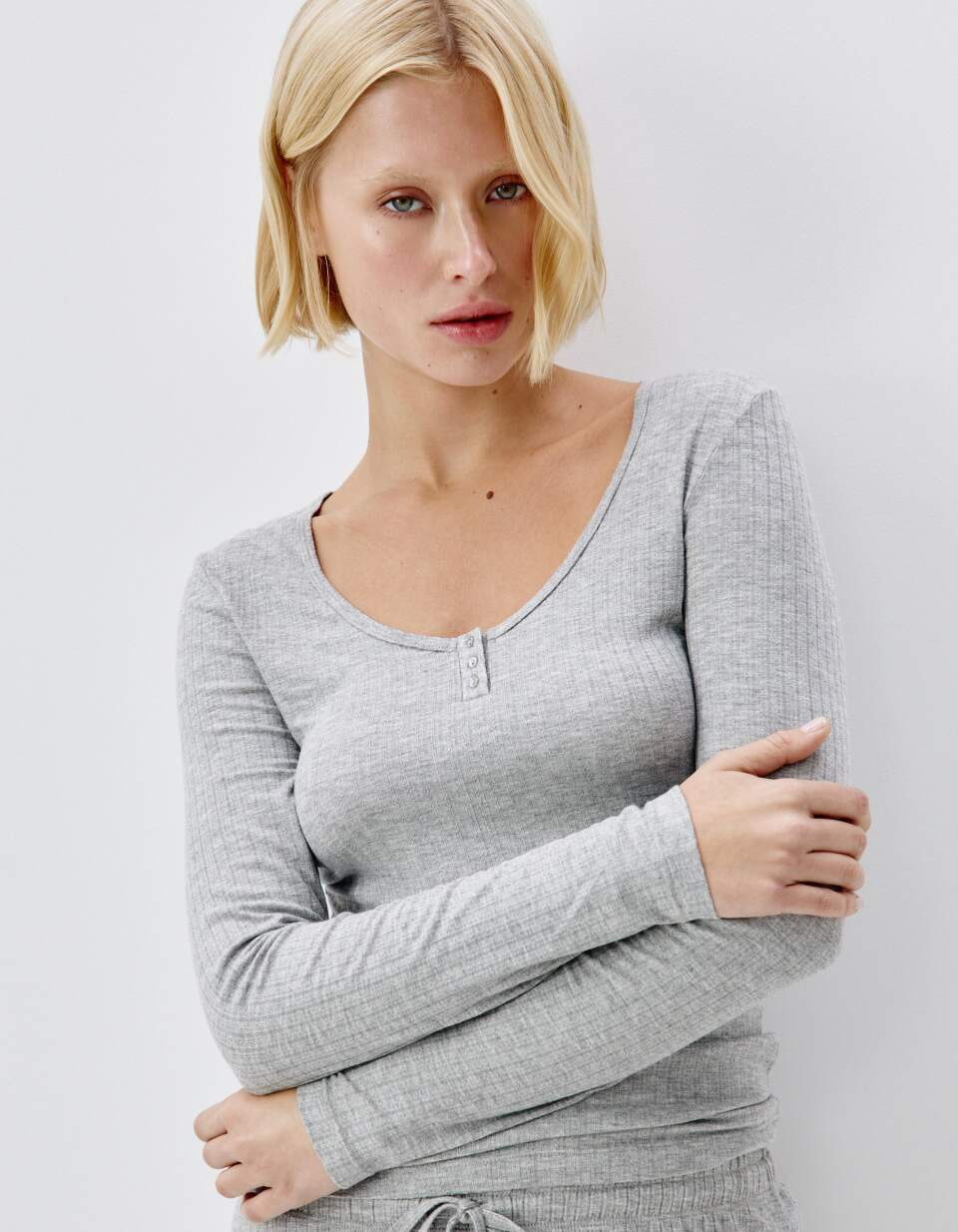 Домашний лонгслив из фактурного трикотажа