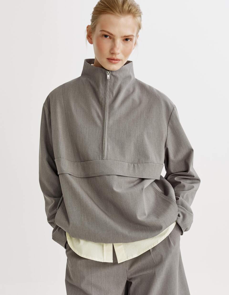 Легкая куртка-анорак оверсайз